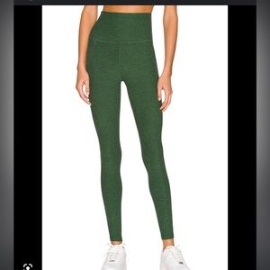 Beyond Yoga out of pocket high waisted midi legging